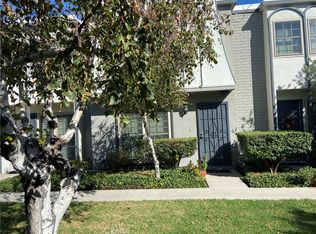 22033 Oxnard St, Woodland Hills, CA 91367