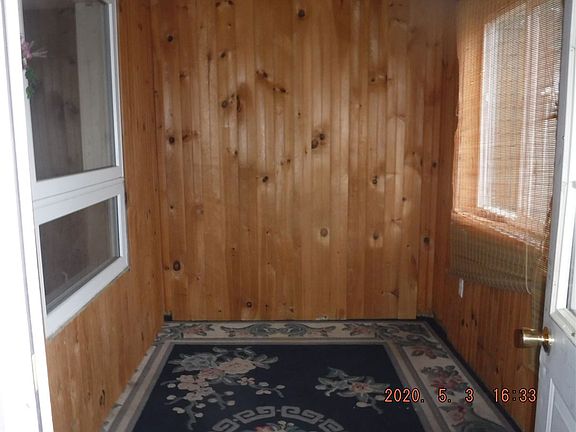 3rd image of 818 Congress St