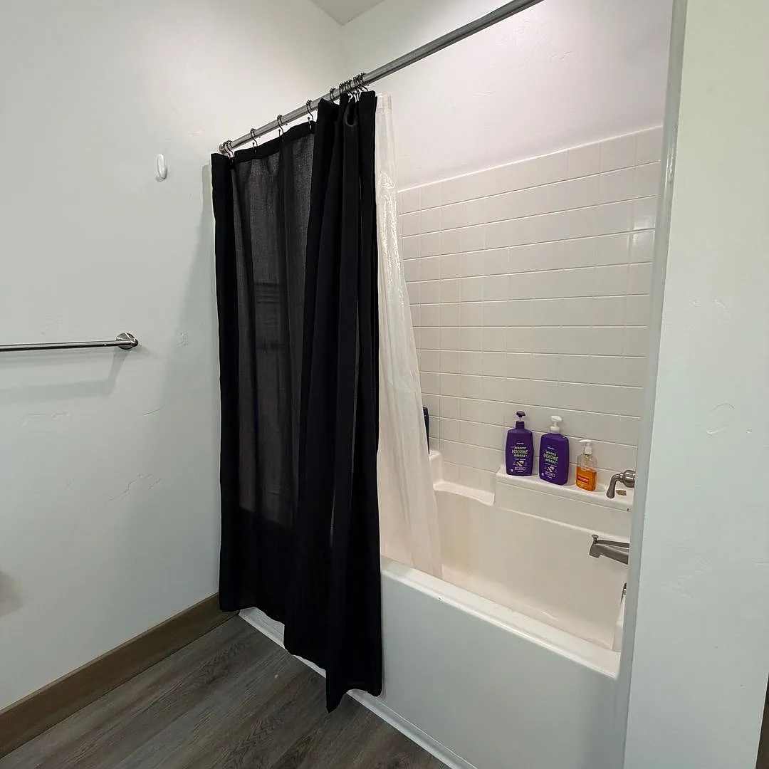 Beautiful & modern unfurnished 3-bedroom, 2.5-bath townhome in Victor — Photo 4
