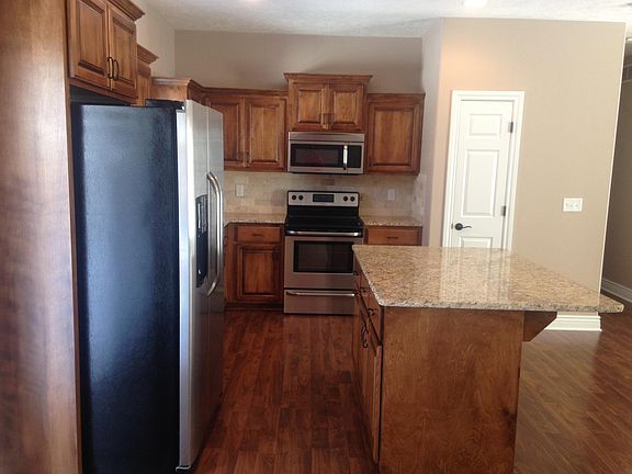 2nd image of 412 N McKenna Ave