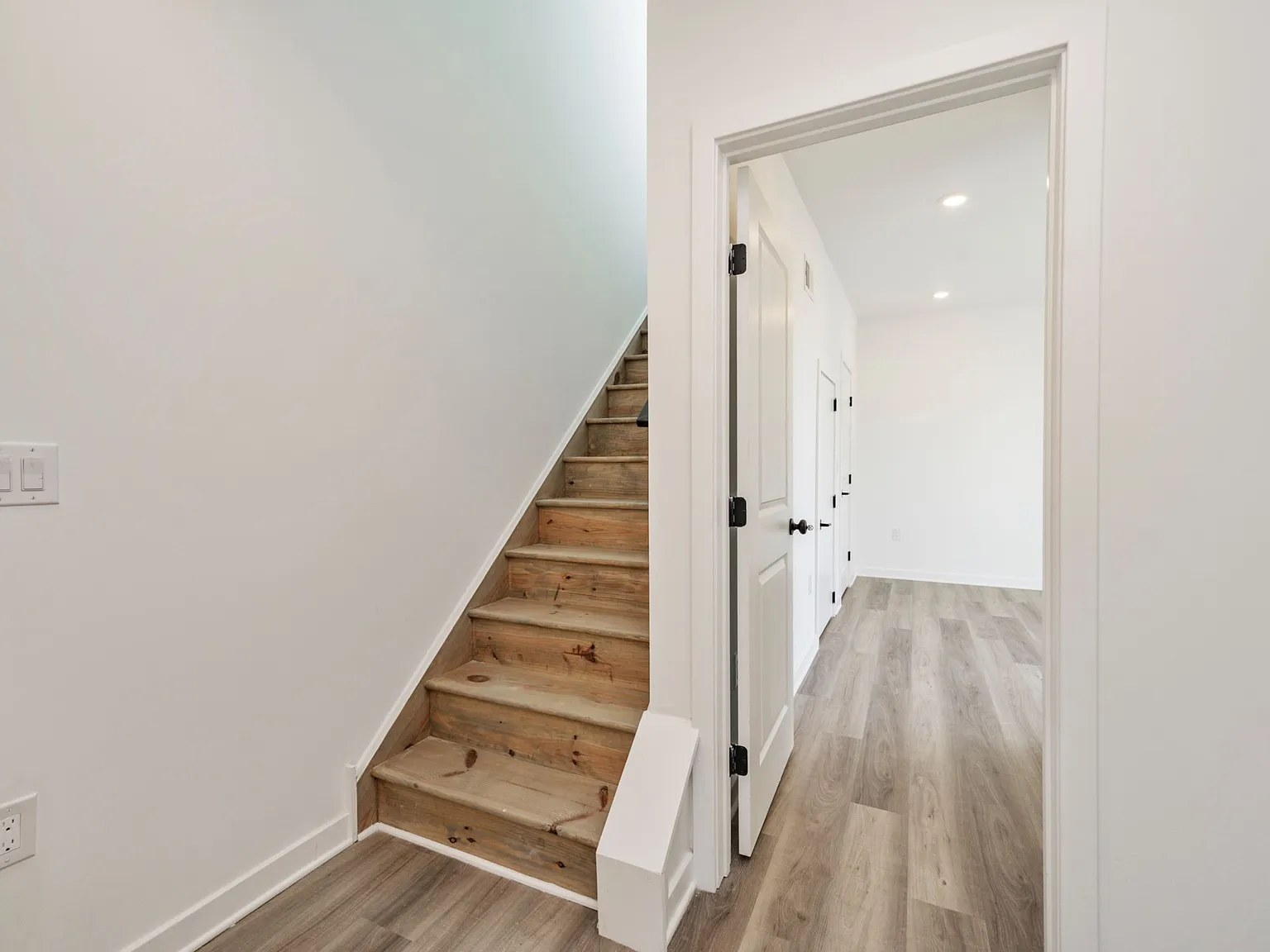 1514 Master St — Photo 3