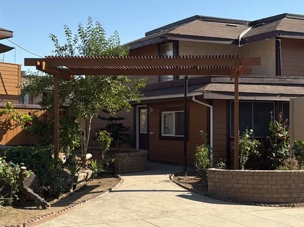 Oakbrook Apartments, 335 S Argyle Ave #740b023e5, Fresno, CA 93727