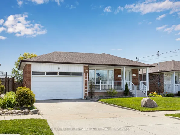 230 Derrydown Rd, Toronto, ON M3J 1S1