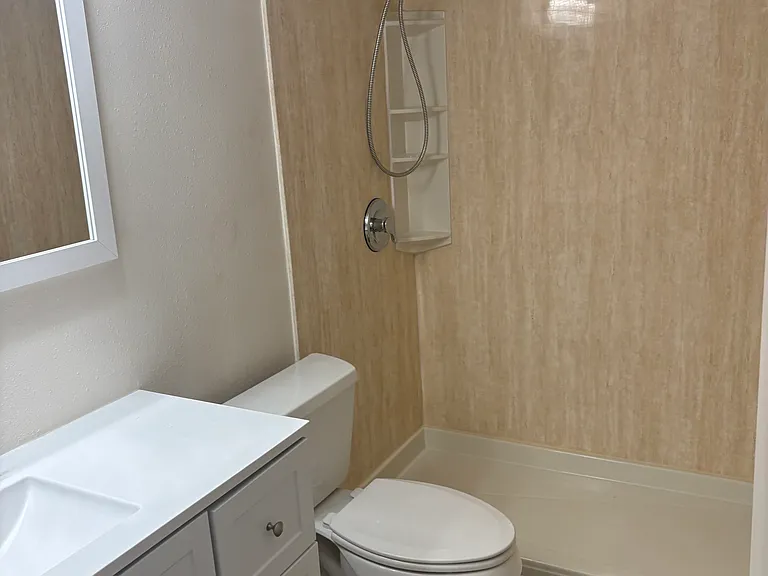 3802 N Lake Dr #20 — Photo 2