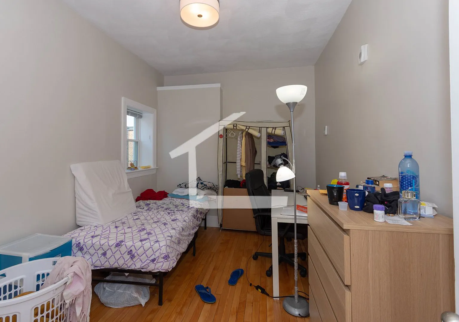 No Brokers Fee. No Security Deposit, Central Heat/AC, Parking for Rent, Laundry on a Site — Photo 3