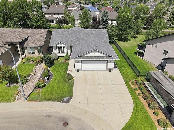 3rd image of 226 BROOKDALE CRESCENT