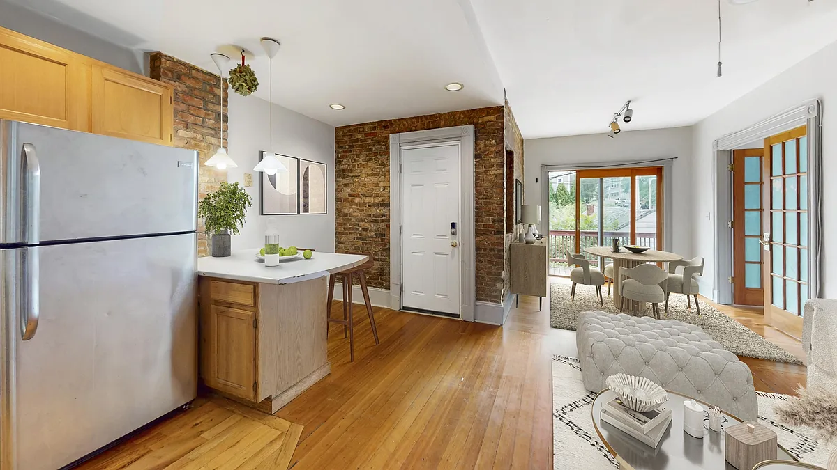 Building Photo - 1540 Tremont St #2R