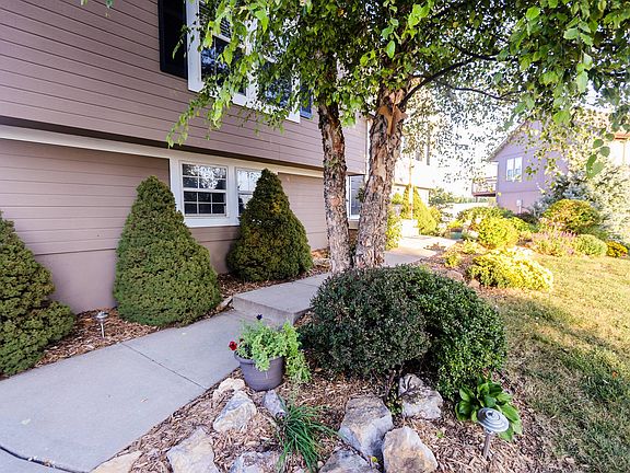 2nd image of 601 SE Joel Ave