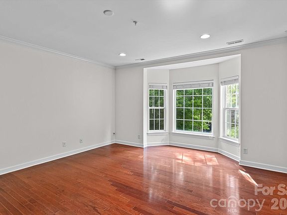 4th image of 1530 Church St #K