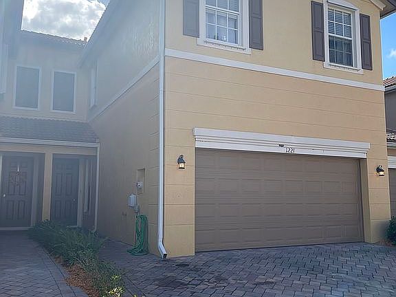 2nd image of 1221 Cheval Dr