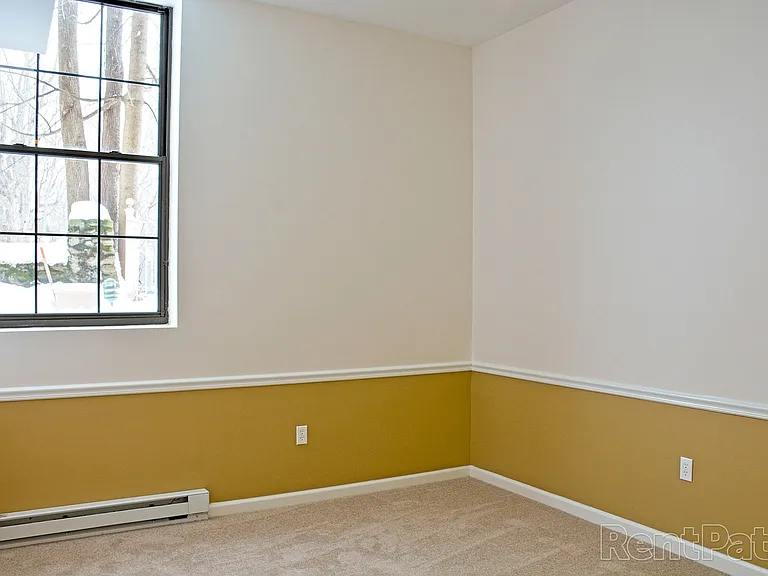 72 Maple Street — Photo 35