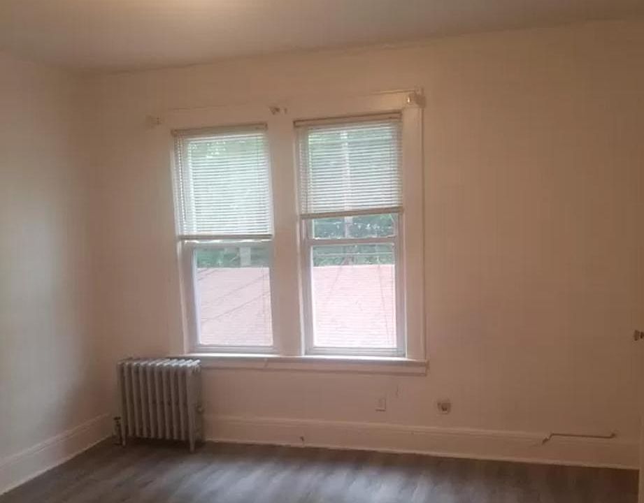 1st image of 52 Lindsley Pl #2