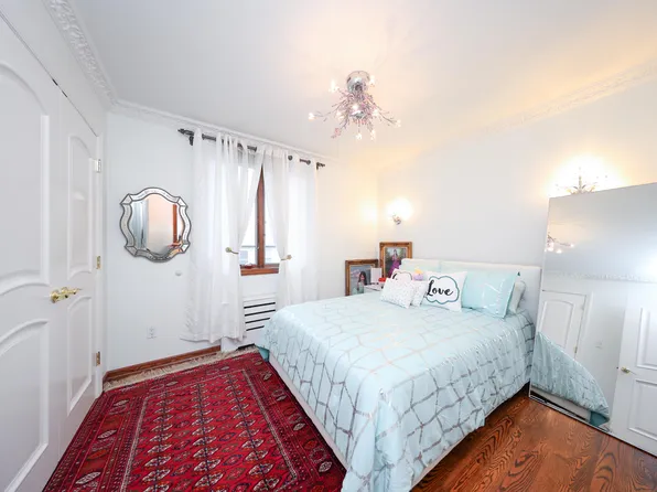 2568 East 2nd Street image 28 of 41