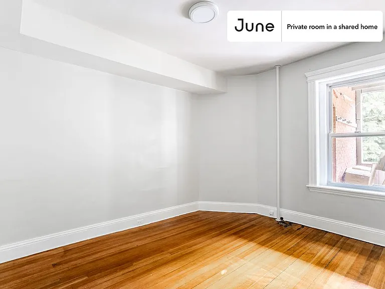 10 Strathmore Rd #A — Photo 2
