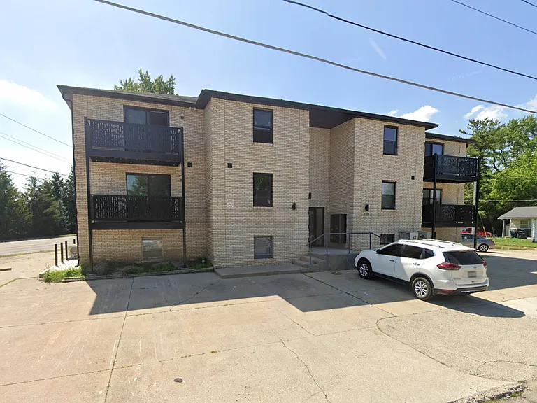 Rosewood Commons — Photo 30