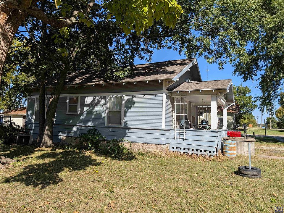 2nd image of 726 N 2nd St