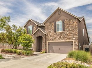 1770 W Humboldt Dr, Hanford, CA 93230
