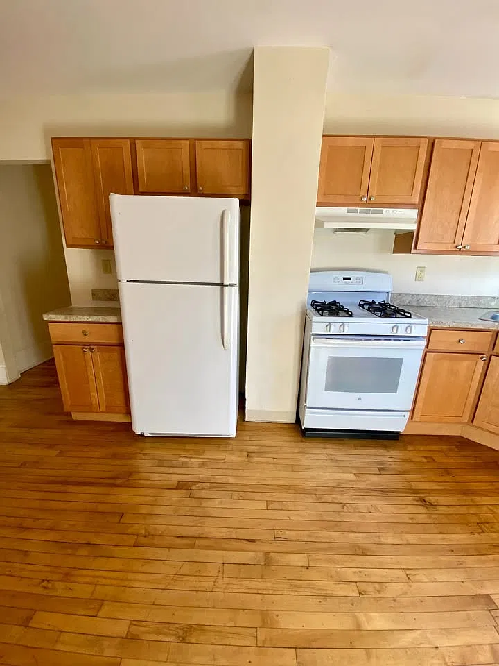 2 bed, 1050 sqft, $1,250 — Photo 2