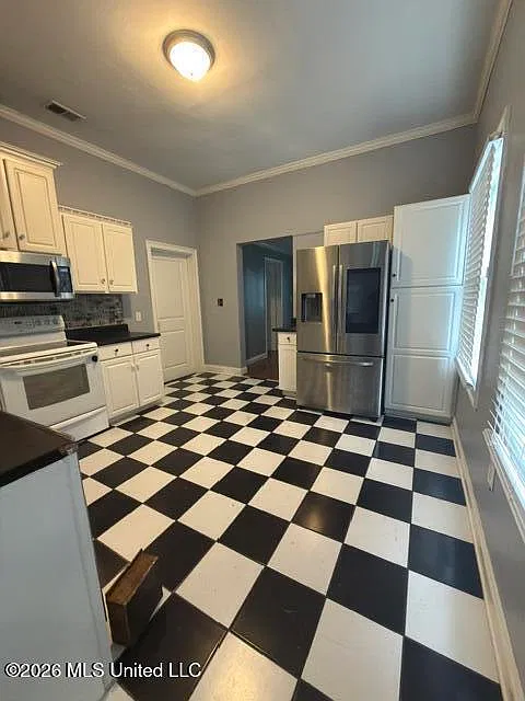 3 bed, 2.0 bath, 1080 sqft, $1,450 — Photo 4