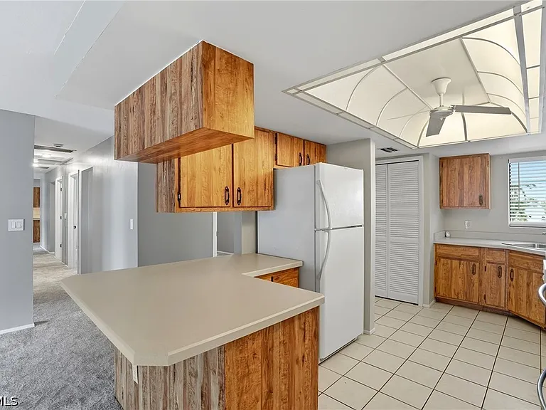 1203 SW 48th Ter #202 — Photo 12