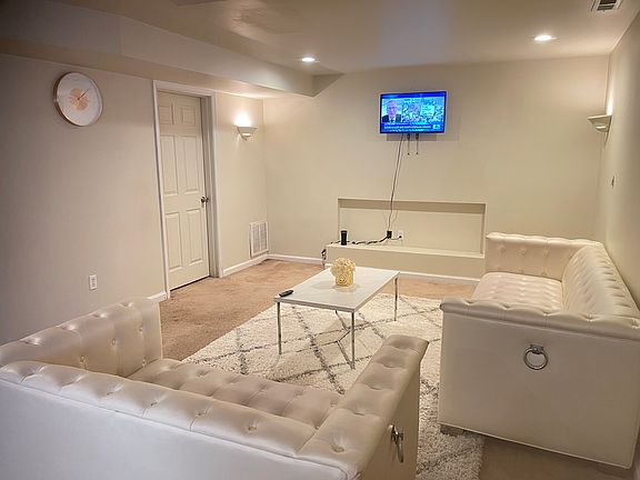 4th image of 10410 Napoleon St #1