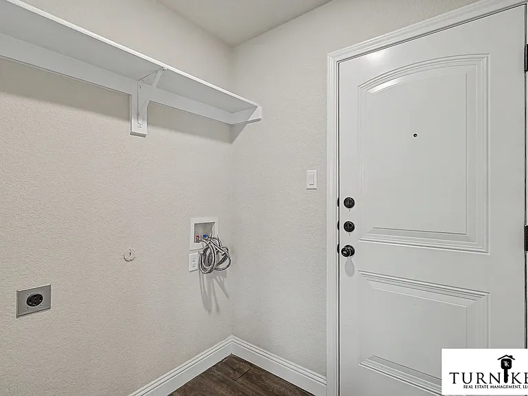 1324-1328 White Sand Dr — Photo 7