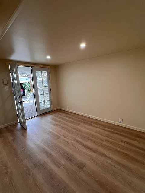 2 bed, 800 sqft, $3,100 — Photo 3