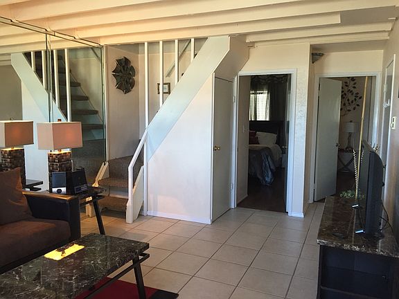 4th image of 3773 Ocean Front Walk