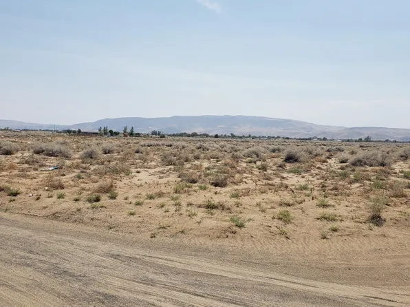 2535 E 7th St, Silver Springs, NV 89429