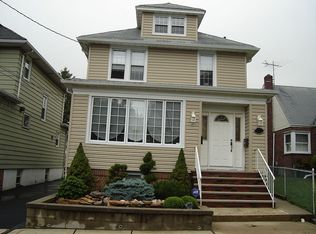 151 Summit Ave, Cliffside Park, NJ 07010