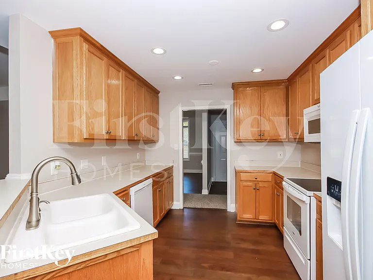645 White Oaks Rd — Photo 9