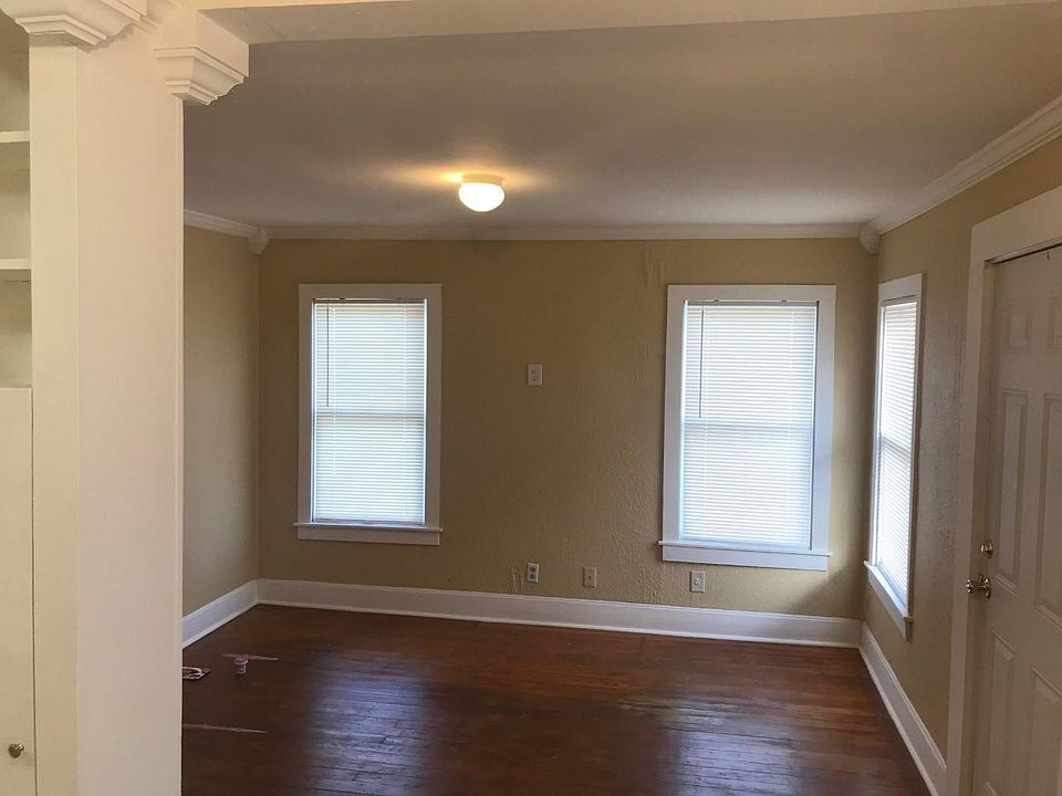 1st image of 1605 Avenue E APT 3