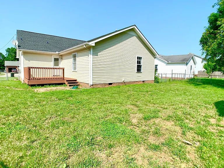 355 Broadmore Dr — Photo 25