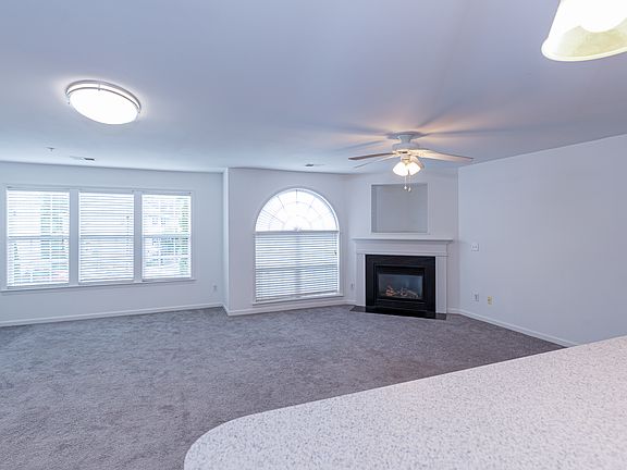5th image of 4702 Pennoak Ln APT H