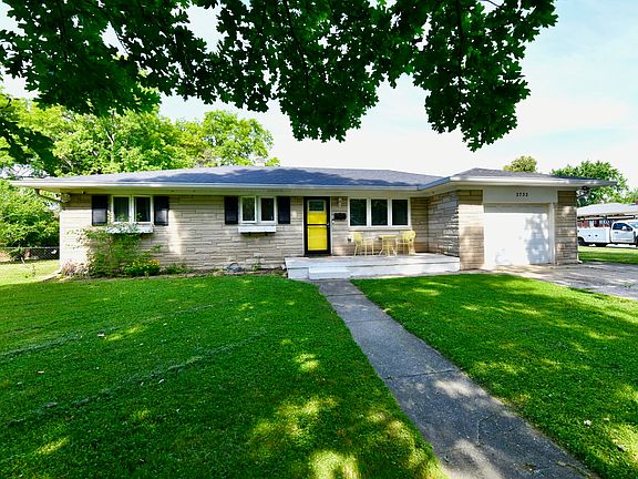 3rd image of 2732 Parkwood Dr