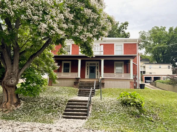 821 West Beverley Street - 3, 821 W Beverley St, Staunton, VA 24401