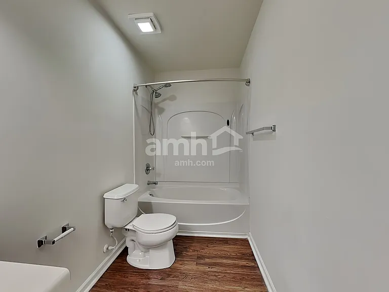 35 Border Ave — Photo 17
