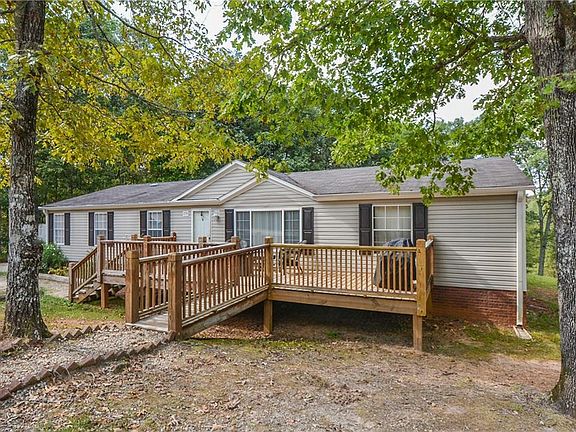 4th image of 79 Bentwood Dr