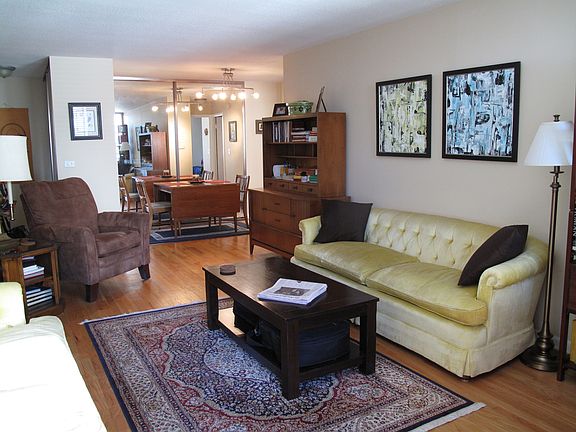 4th image of 2740 N Pine Grove Ave APT 3A