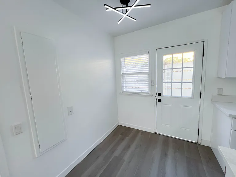 1506 1/2 Maple St #1506 — Photo 26