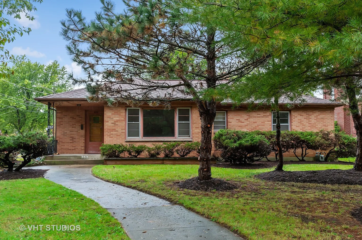 252 Grand Blvd photo 1