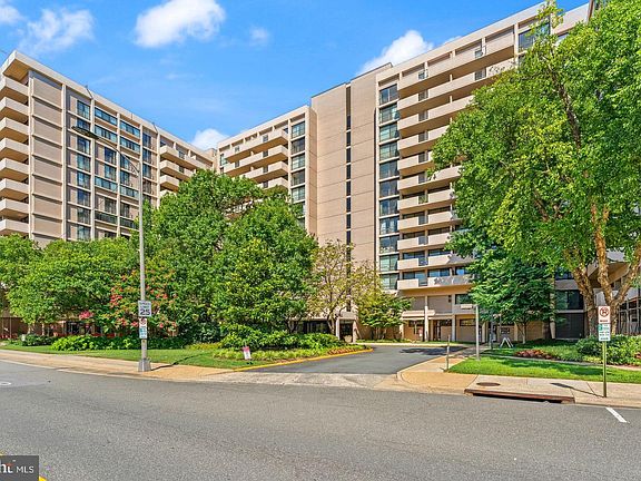 3rd image of 4141 N Henderson Rd APT 1215