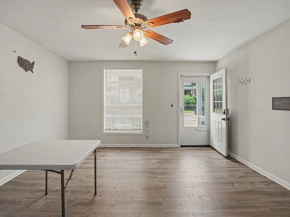 3rd image of 126 Five Oaks Dr