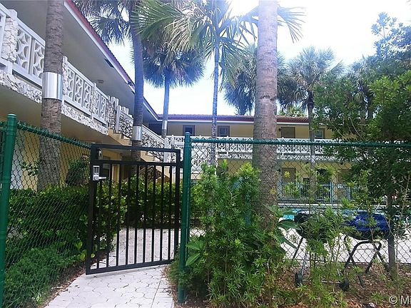 2nd image of 2416 N Andrews Ave APT 19
