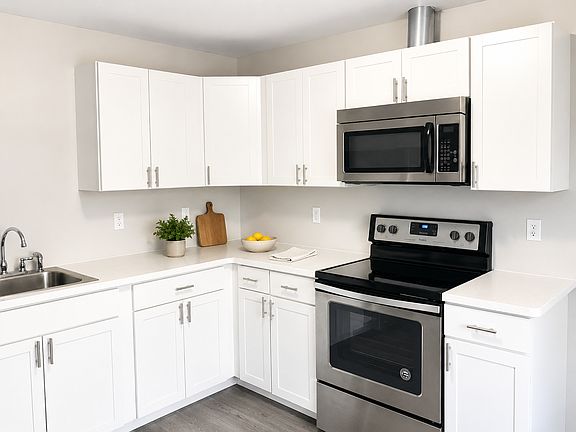 3rd image of 310 Acacia St NW #6