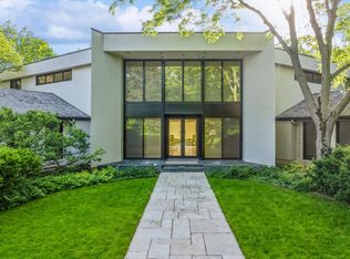 21 Lakewood Dr, Glencoe, IL