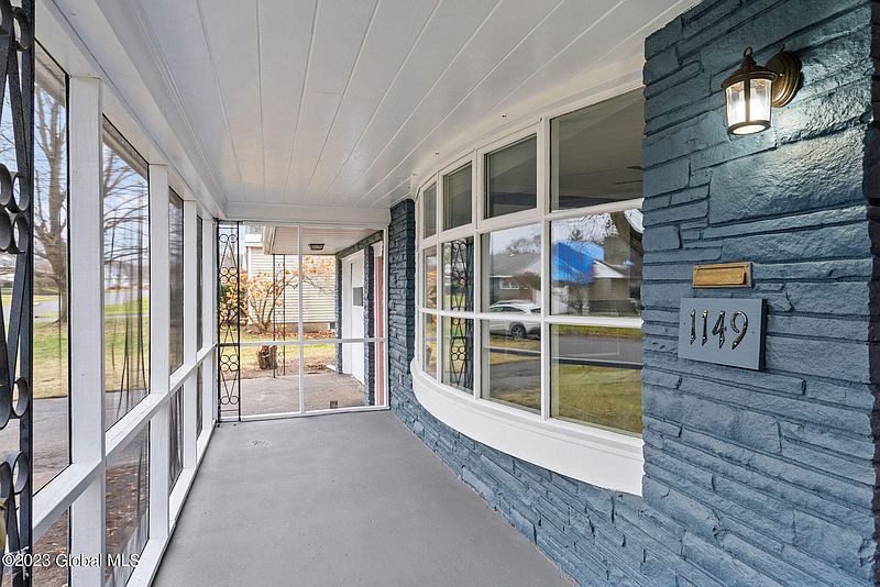 4th image of 1149 Earl Avenue