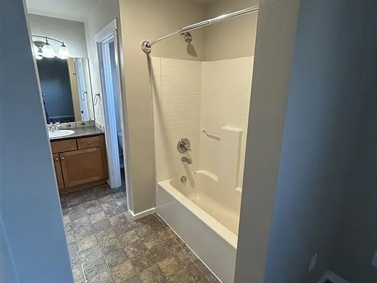 206 Walnut Grove Ct — Photo 11