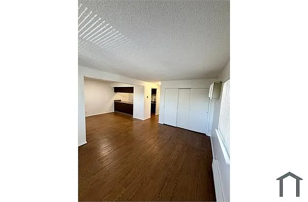 Building Photo - 200 S Ingalls St #4