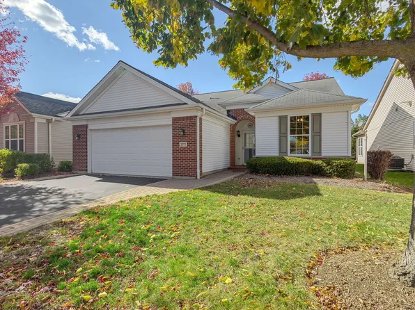 2573 Venetian Ln, Elgin, IL 60124